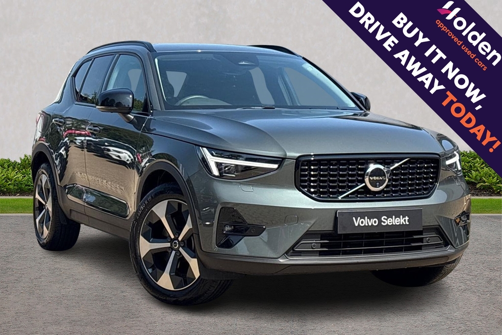 Volvo XC40 Plus Pro Dark Green