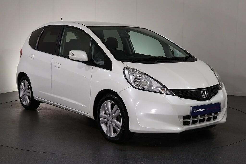 Honda Jazz 1.4I-vtec Es Plus Cvt White