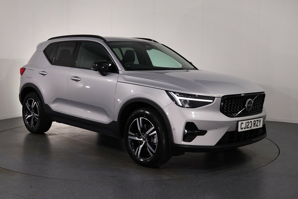 Volvo XC40 Plus Dark Silver