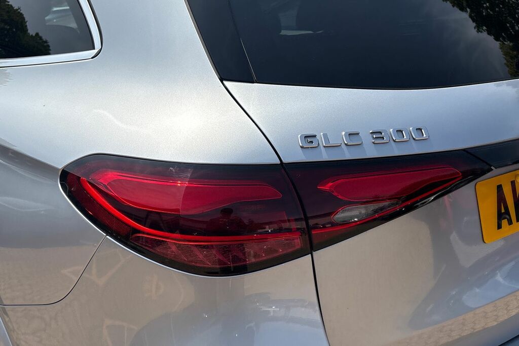 Mercedes-Benz GLC Class 300 4Matic Amg Line Premium 9G-tronic Black #20