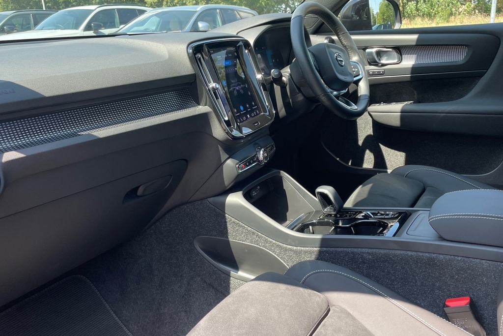 Volvo XC40 Plus Dark AF74WMA Black #2