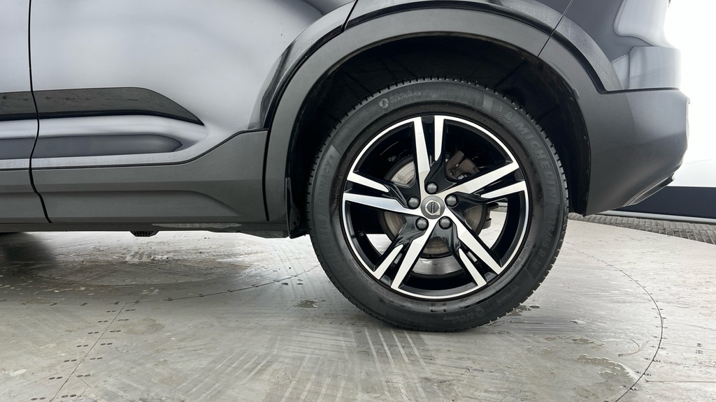 Volvo XC40 R-design Black #4