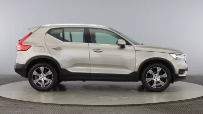 Volvo XC40 1.5 T3 163 Inscription Geartronic Silver #2