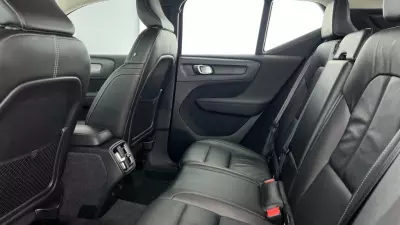 Volvo XC40 1.5 T3 163 Inscription Geartronic Silver #7
