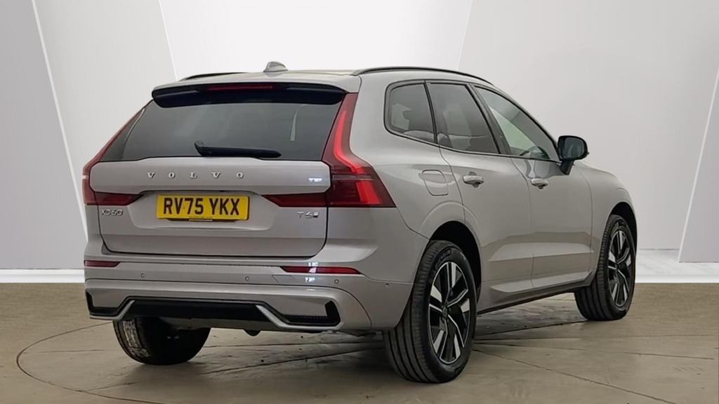 Volvo XC60 Plus Silver #3