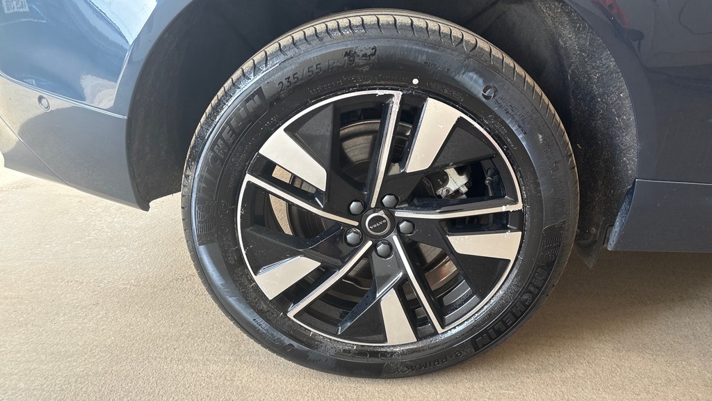 Volvo XC60 Plus Blue #4
