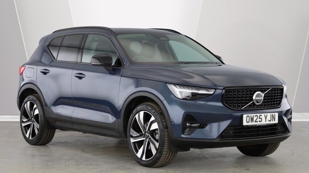 Volvo XC40 Ultra Dark Blue