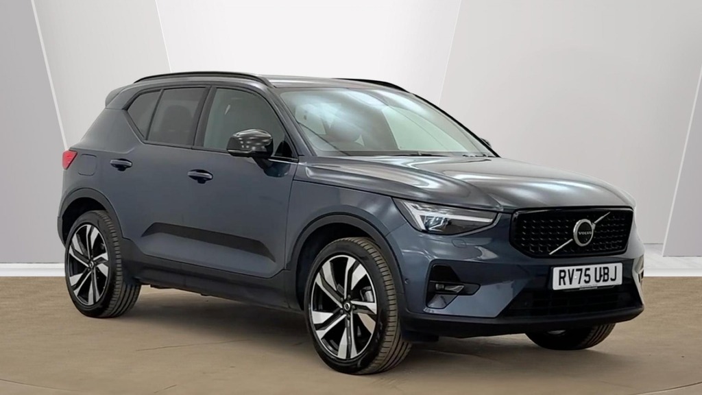 Volvo XC40 Ultra Dark Blue