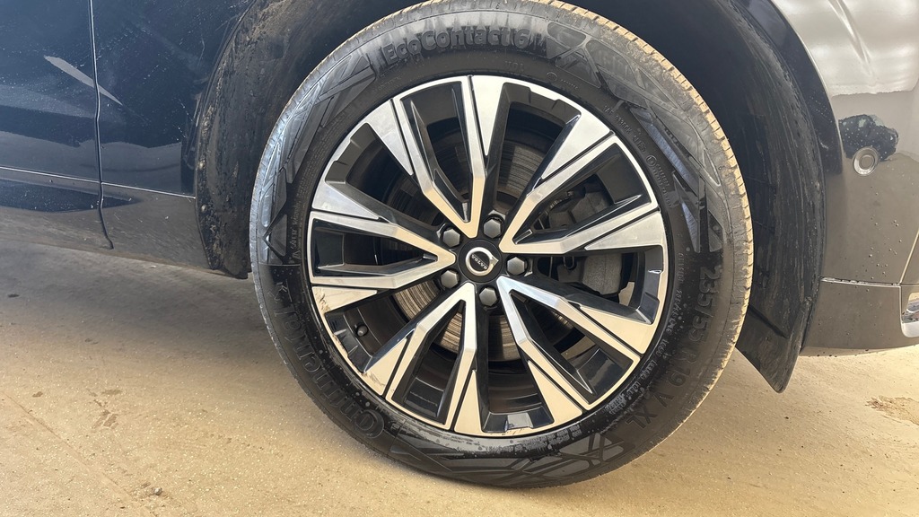 Volvo XC60 Plus Black #4