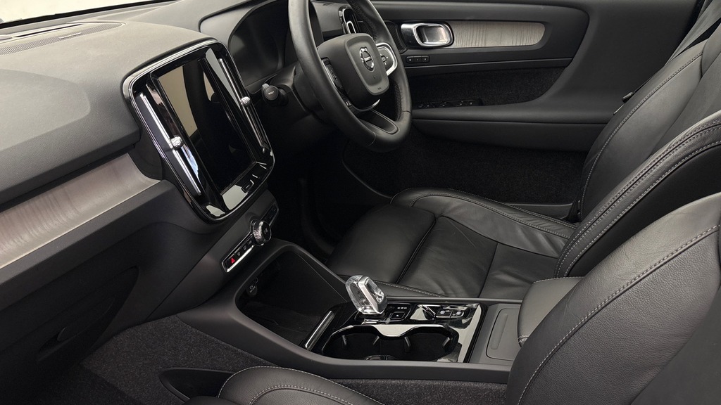 Volvo XC40 Ultimate Blue #6