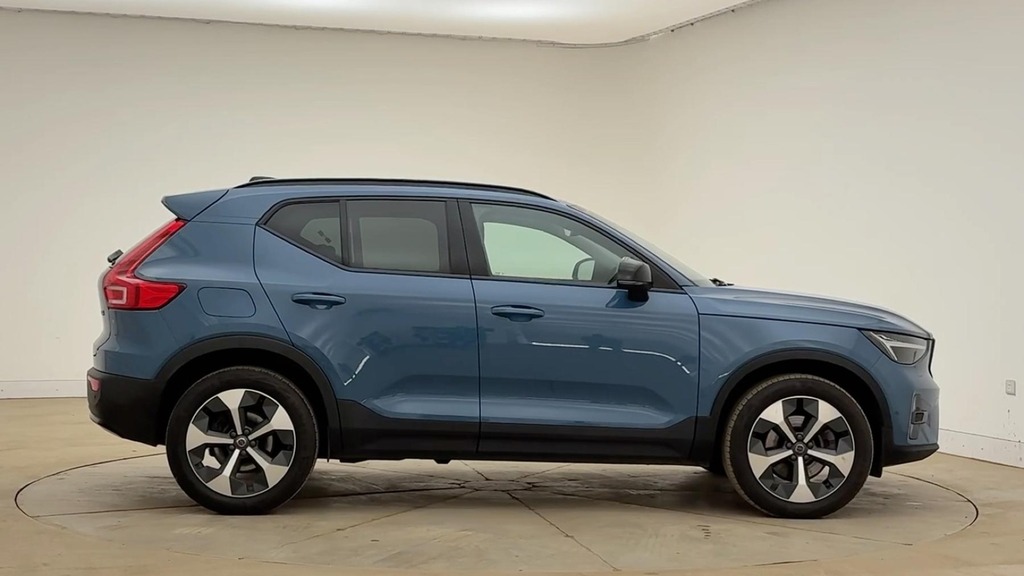 Volvo XC40 Ultimate Blue #2