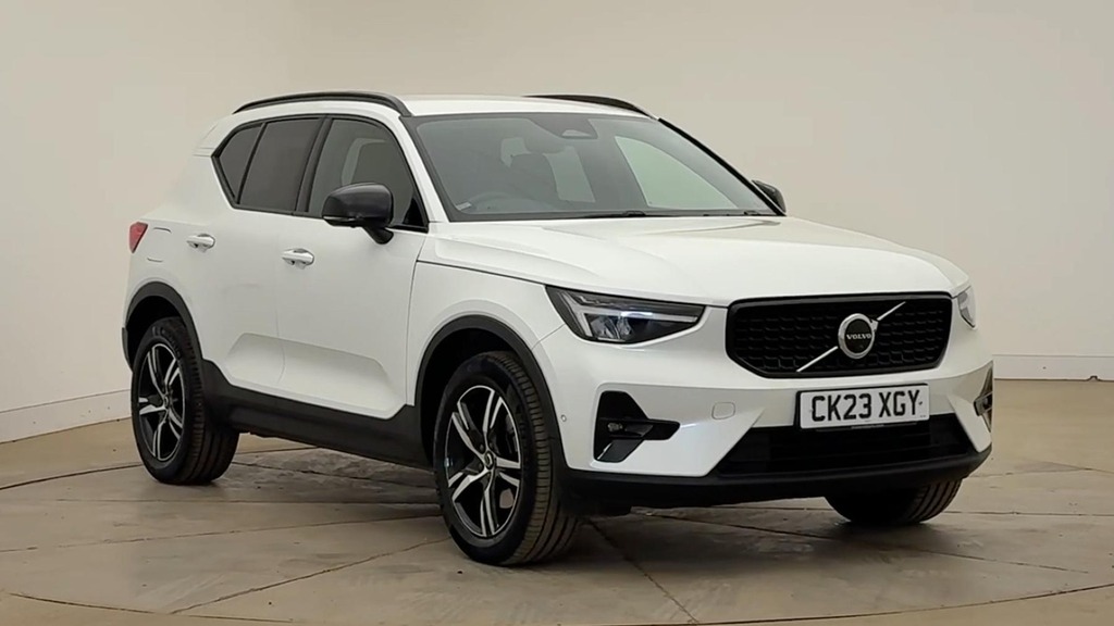 Volvo XC40 Plus White