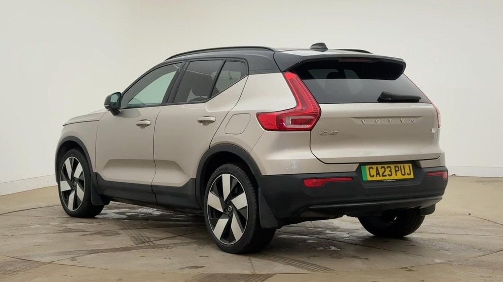 Volvo XC40 Ultimate Gold #3