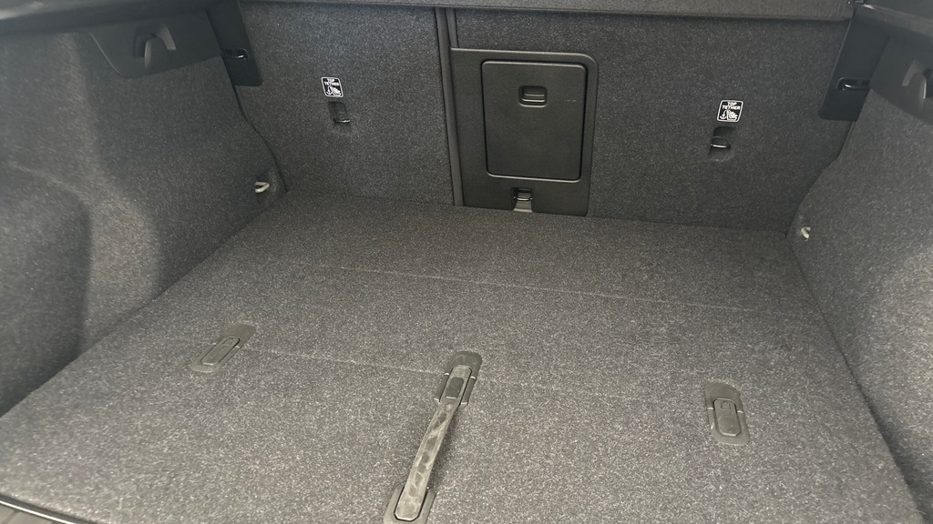 Volvo XC40 Plus Green #5