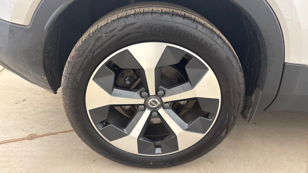 Volvo XC40 Ultimate Silver #4