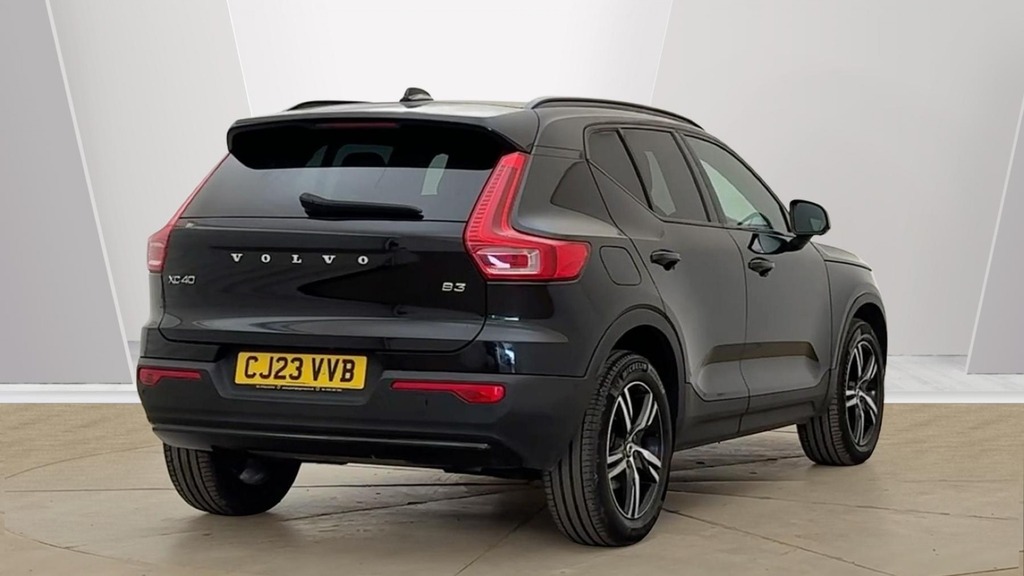 Volvo XC40 Plus Dark Black #3