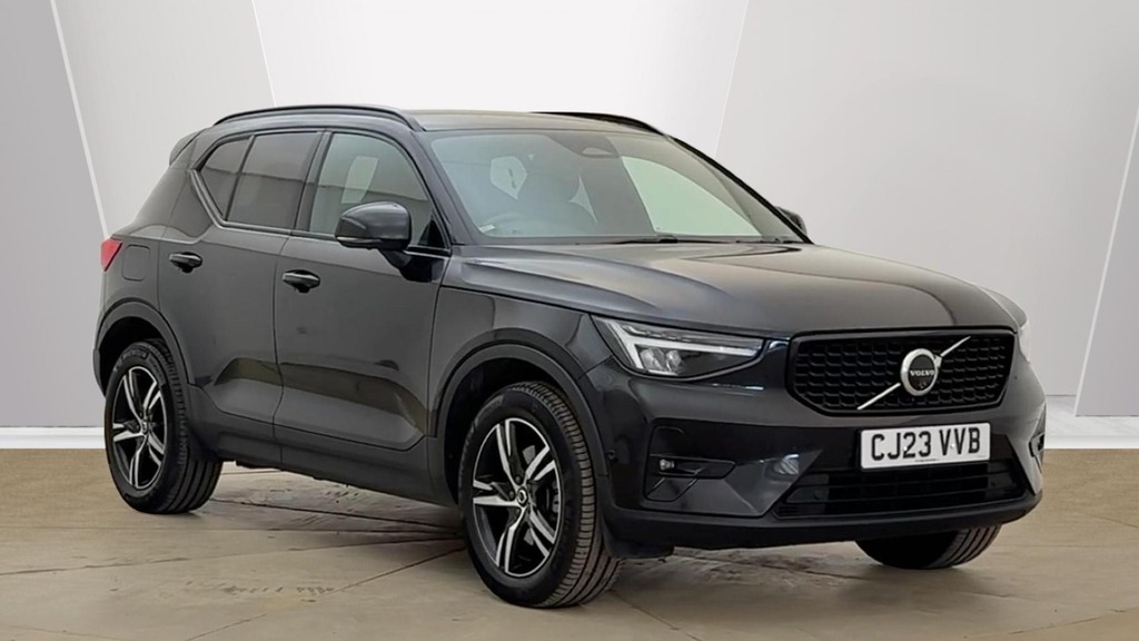 Volvo XC40 Plus Dark Black