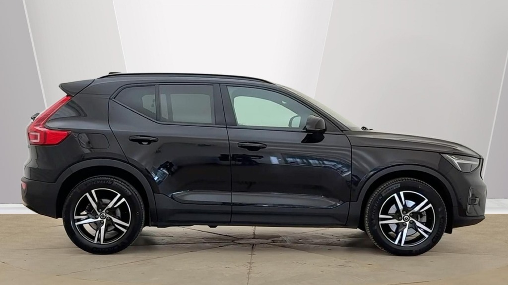 Volvo XC40 Plus Dark Black #2