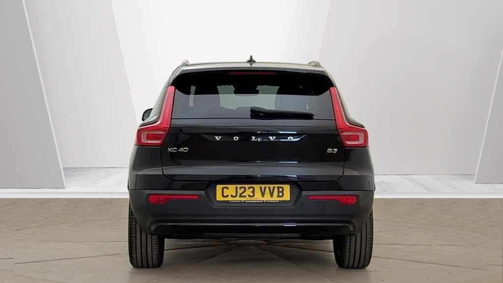 Volvo XC40 Plus Dark Black #4