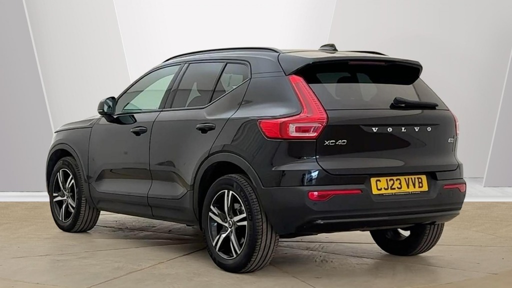 Volvo XC40 Plus Dark Black #5