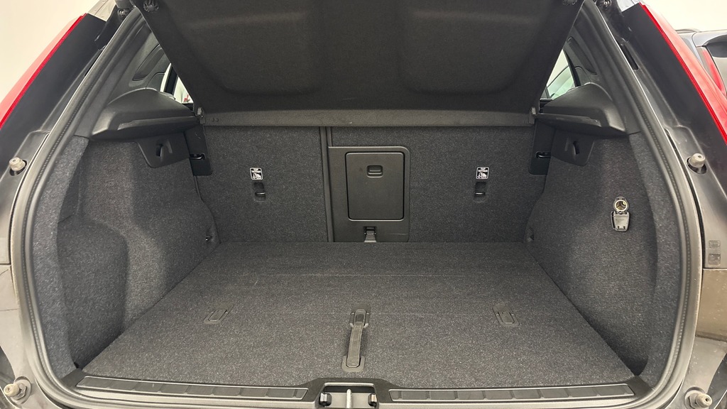 Volvo XC40 Ultimate Black #5