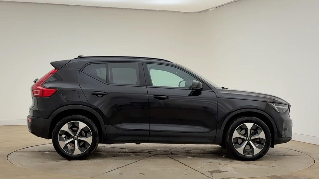 Volvo XC40 Ultimate Black #2