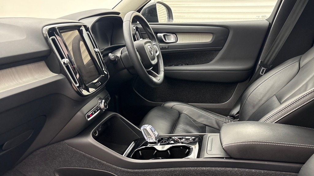 Volvo XC40 Ultimate Black #6