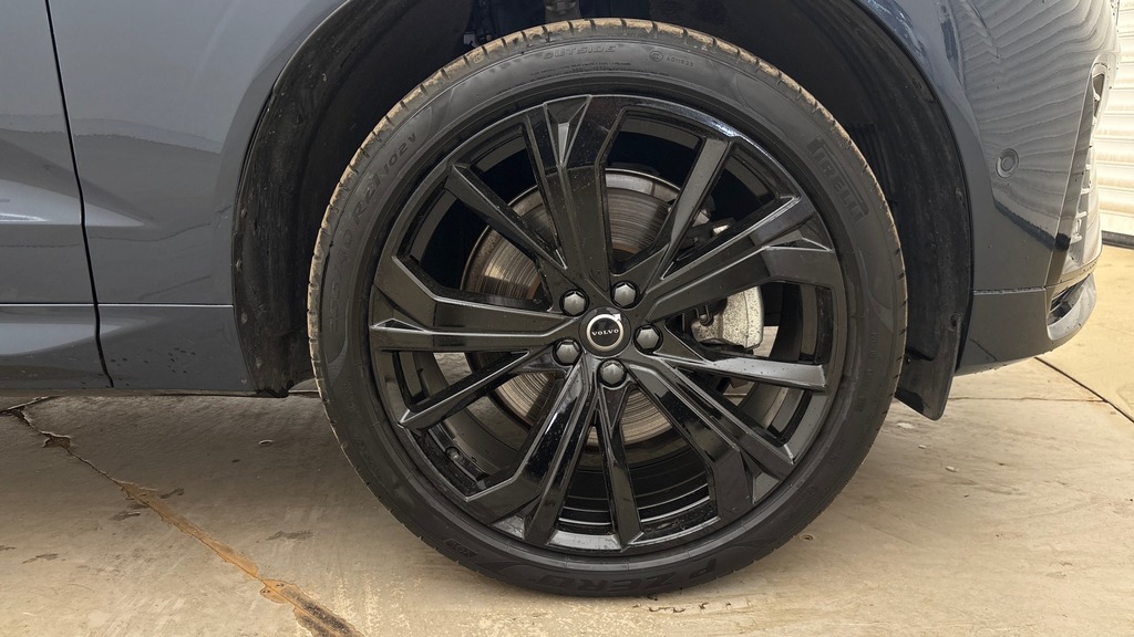Volvo XC60 Plus Black Edition Blue #4
