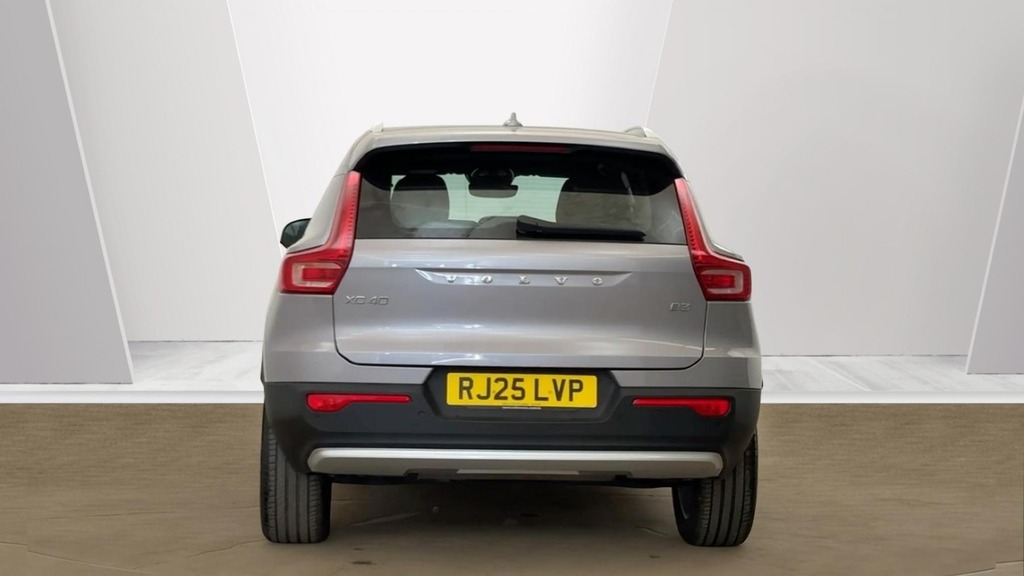 Volvo XC40 Core Silver #4