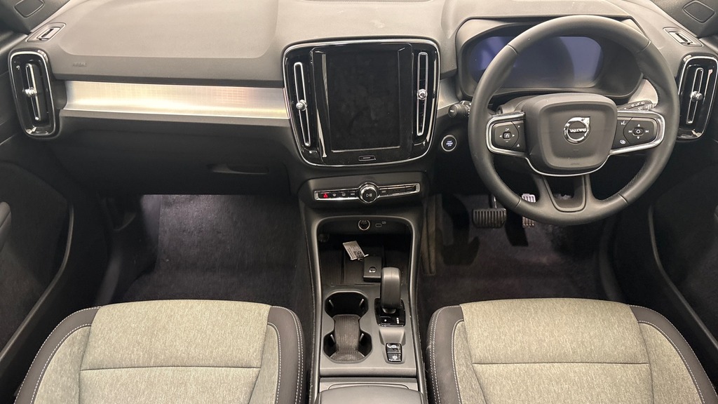 Volvo XC40 2.0 B3p Core Blue #10