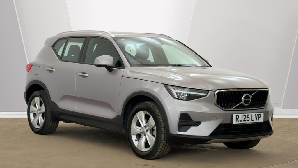 Volvo XC40 Core Silver