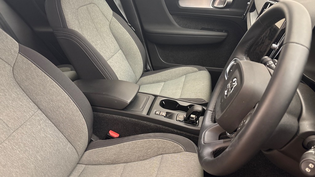 Volvo XC40 2.0 B3p Core Blue #27