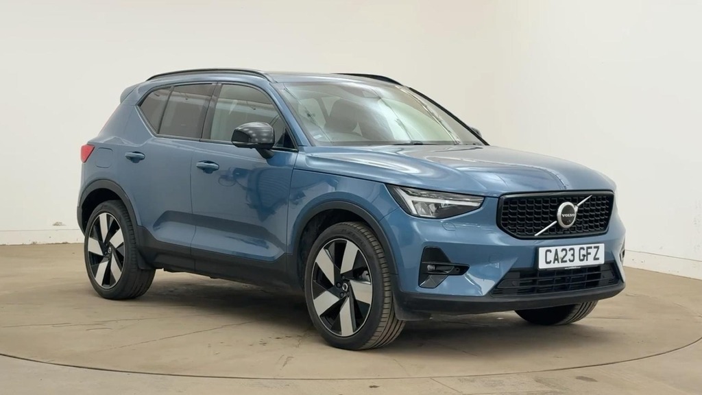 Volvo XC40 Ultimate Dark Blue