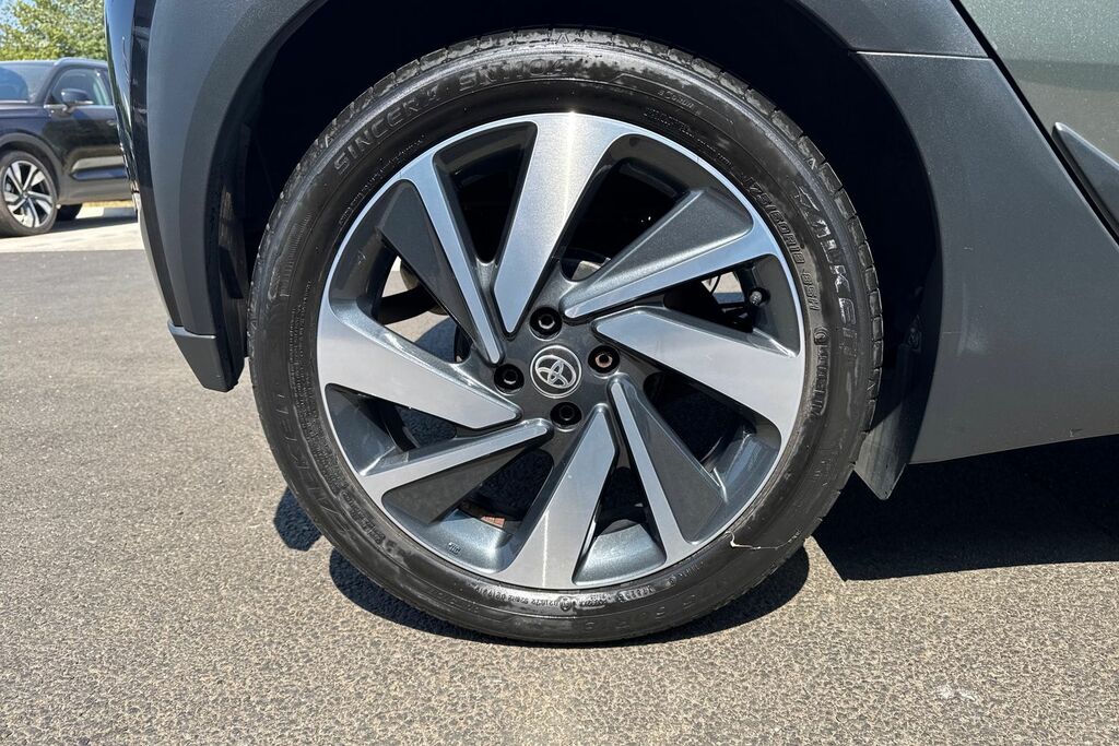 Toyota Aygo X Edge Green #5