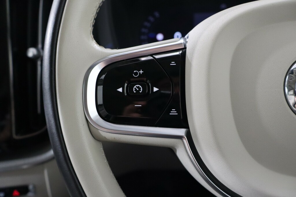 Volvo XC60 Ultimate Grey #16