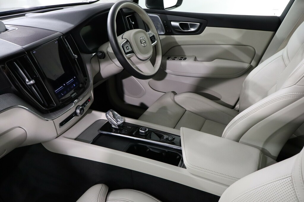Volvo XC60 Ultimate Grey #10