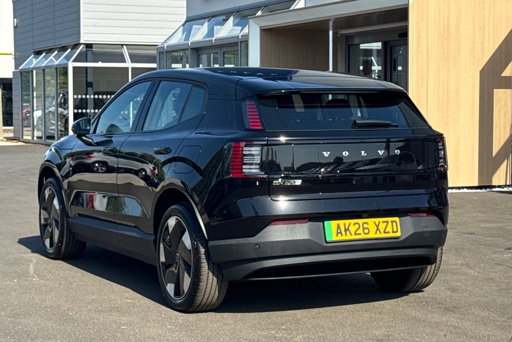 Volvo EX30 Plus Black #3