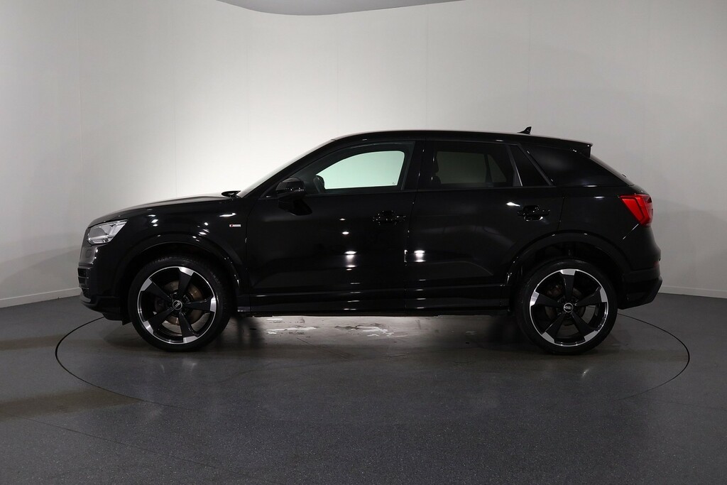 Audi Q2 35 Tfsi Black Edition S Tronic Black #4