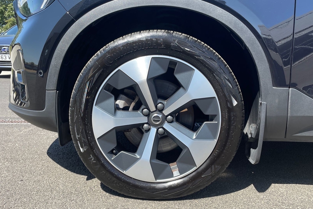Volvo XC40 B4 Ultimate Black #5