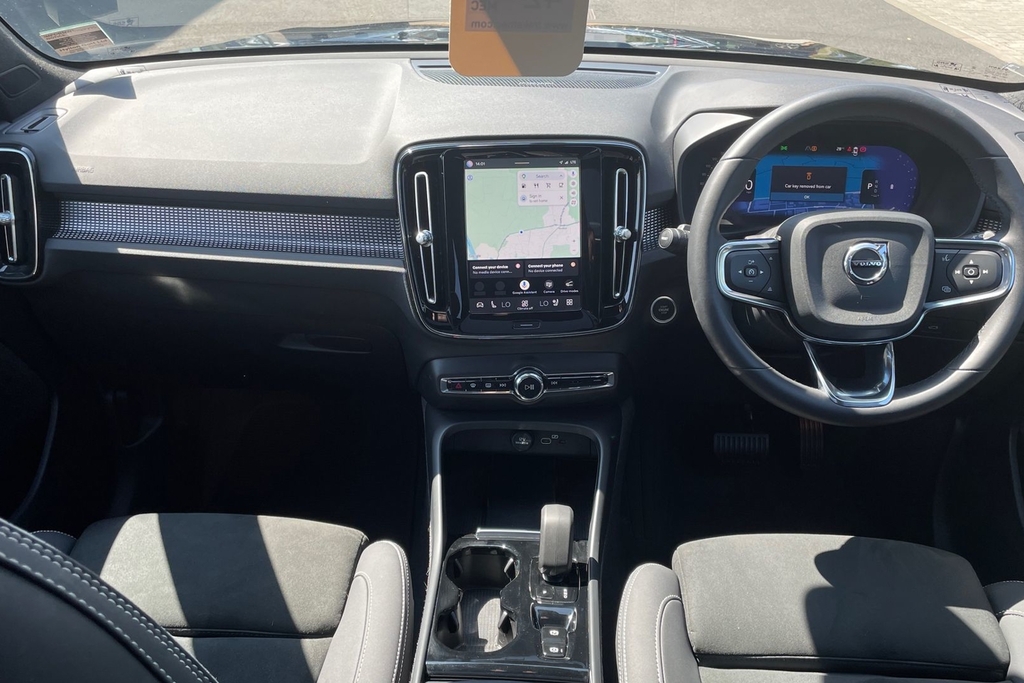 Volvo XC40 B4 Ultimate Black #6