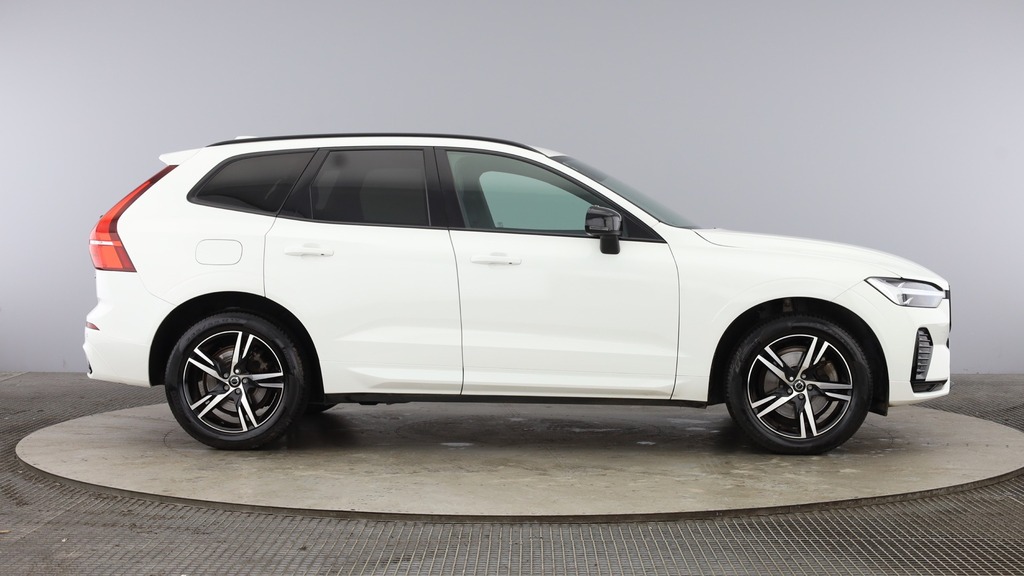 Volvo XC60 R-design White #2