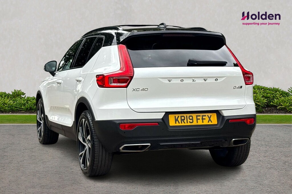 Volvo XC40 R-design Pro White #3
