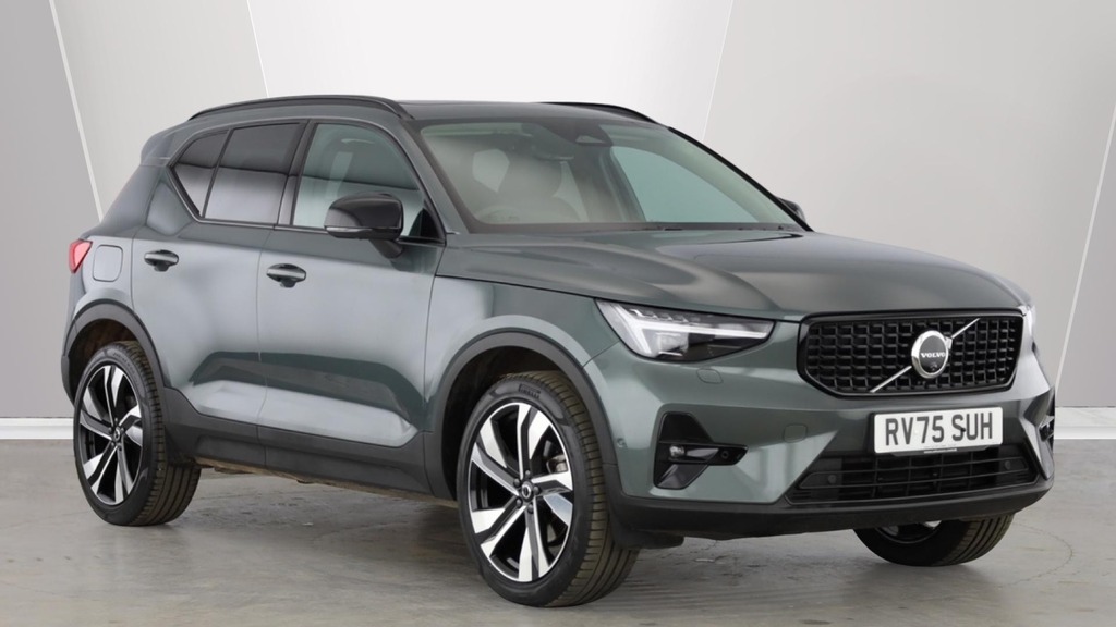Volvo XC40 Ultra Dark Green