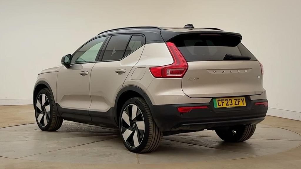 Volvo XC40 Ultimate Gold #3