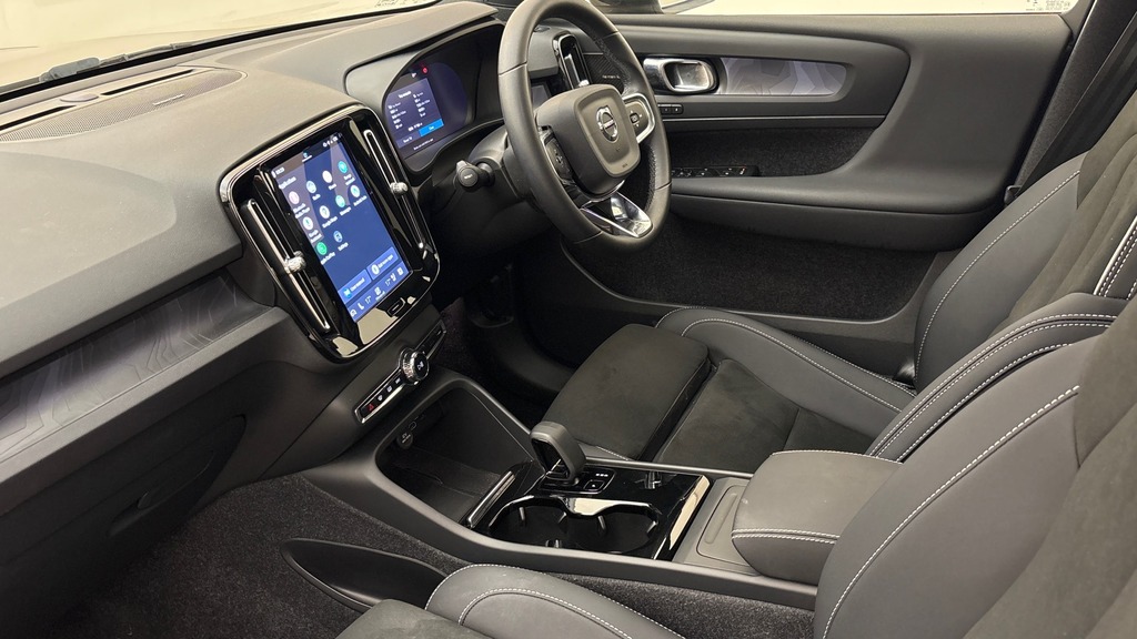 Volvo XC40 Ultimate Gold #6