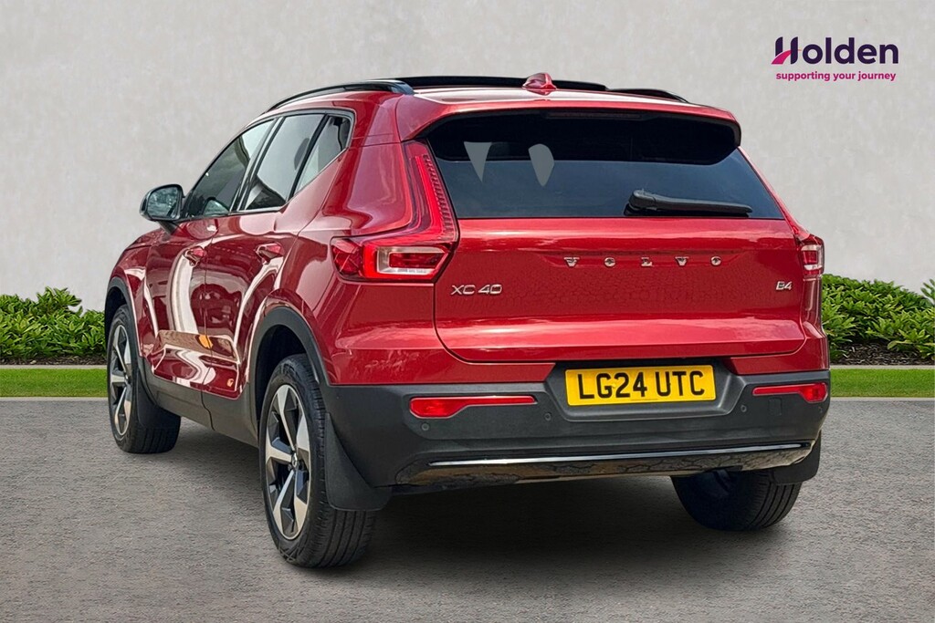 Volvo XC40 Ultimate Red #3