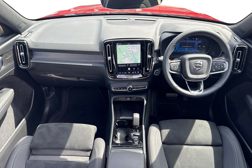 Volvo XC40 Ultimate Red #6