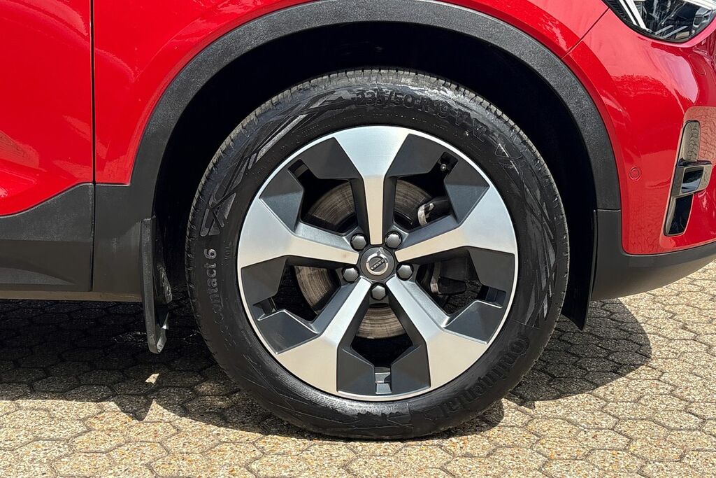 Volvo XC40 Ultimate Red #5