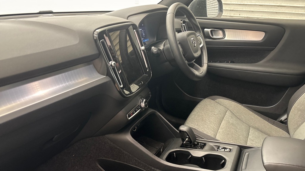 Volvo XC40 Core Green #6