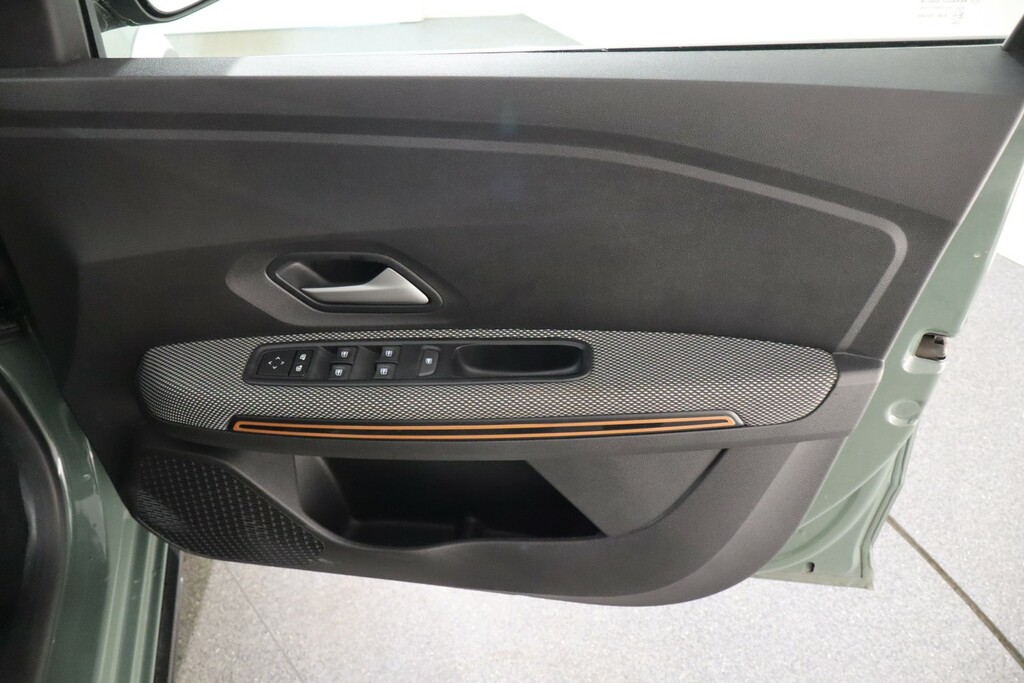 Dacia Sandero Stepway 1.0 Tce Extreme Cvt Green #30